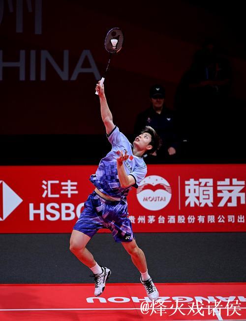 世界羽联年终总决赛 石宇奇2-0昆拉武特晋级决赛 世界羽联年终总决赛 石宇奇2-0昆拉武特晋级决赛