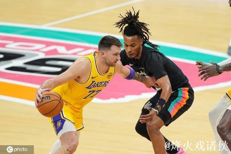 东契奇38+10+10难救主，文班亚马16+14助马刺击败湖人